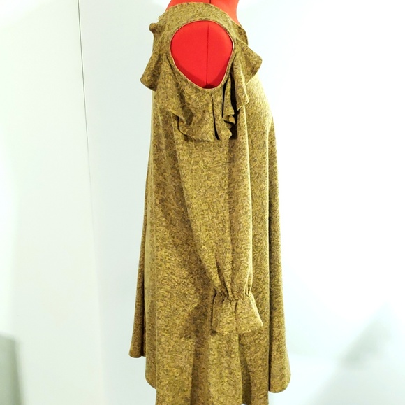 NWOT Spin Plus Size Cold Shoulder Dress - 1X - Picture 3 of 5